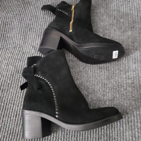 UGG FRAISE Black Suede Leather Whipstitch Back Bow Boot Women Size 7 - Picture 3 of 15